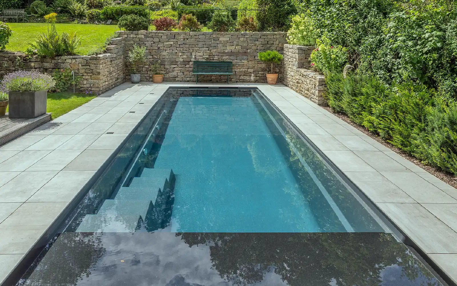 Leisure Pools Sarasota: Florida's Fiberglass Pool Builders
